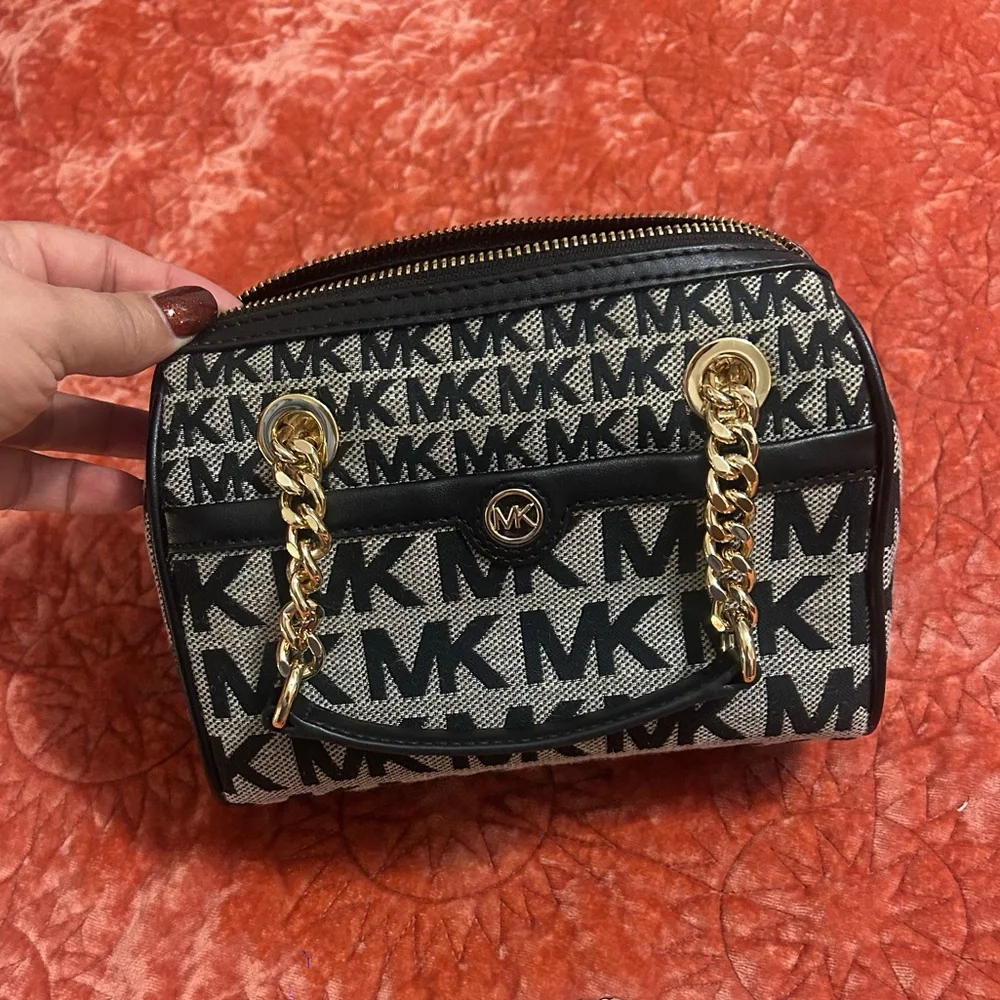 Michael Kors Blaire Extra-Small Logo Satchel in black - Picture 5 of 12